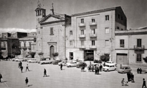 4 Piazza garibaldi negli anni Settanta